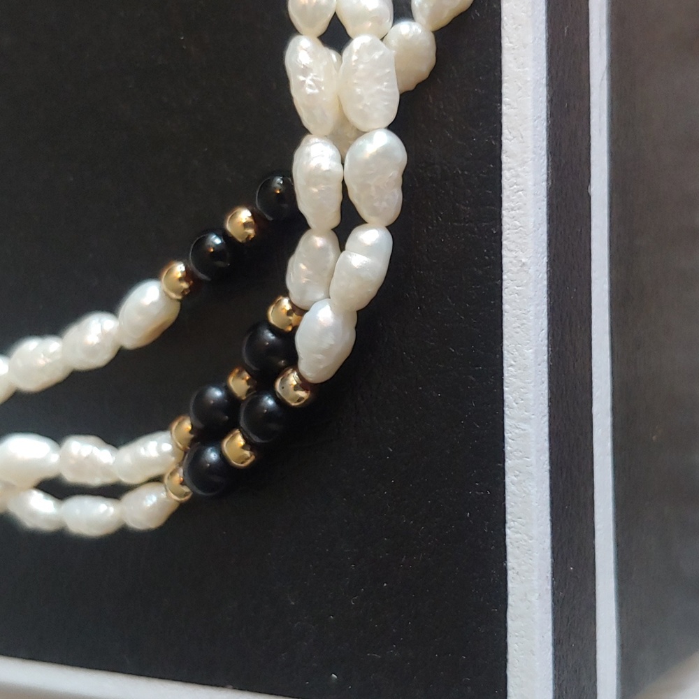 Vintage beauty faux pearl black & white women's bracelet-8 inches - Picture 3 of 12